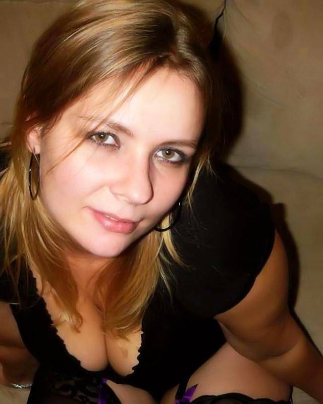 Любительское фото от пышной Ольки, которая любит грубый секс 12 фотка